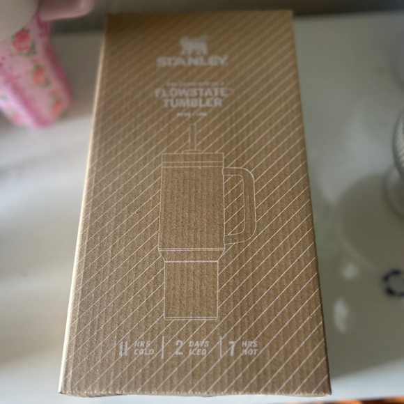 Stanley Quencher H2.0 Tumbler with Cute Character Design Labubu - Picture 5 of 8